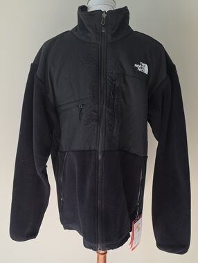 The North Face Polartec Classic  300  Black Full Zip Jacket